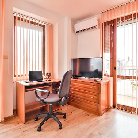Thermae, Steps From The Sea With Free Parking Apartment