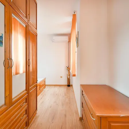Apartment Thermae, Steps From The Sea With Free Parking *