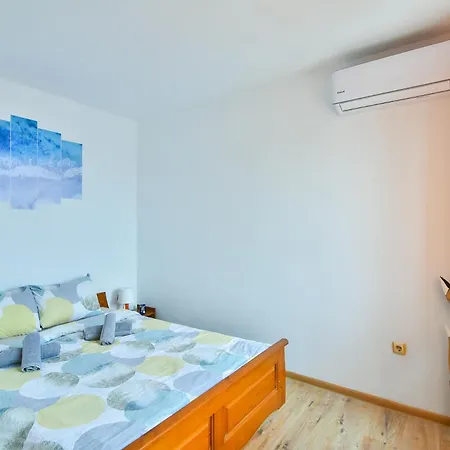 Thermae, Steps From The Sea With Free Parking * Warna