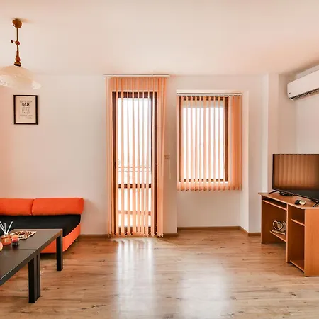 Apartment Thermae, Steps From The Sea With Free Parking